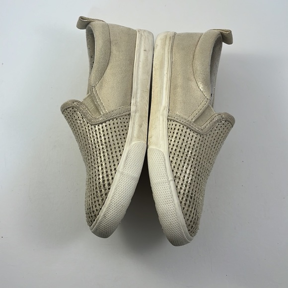 Cat and Jack Size 11 Girls Metallic Gold Slip Ons - Picture 7 of 11